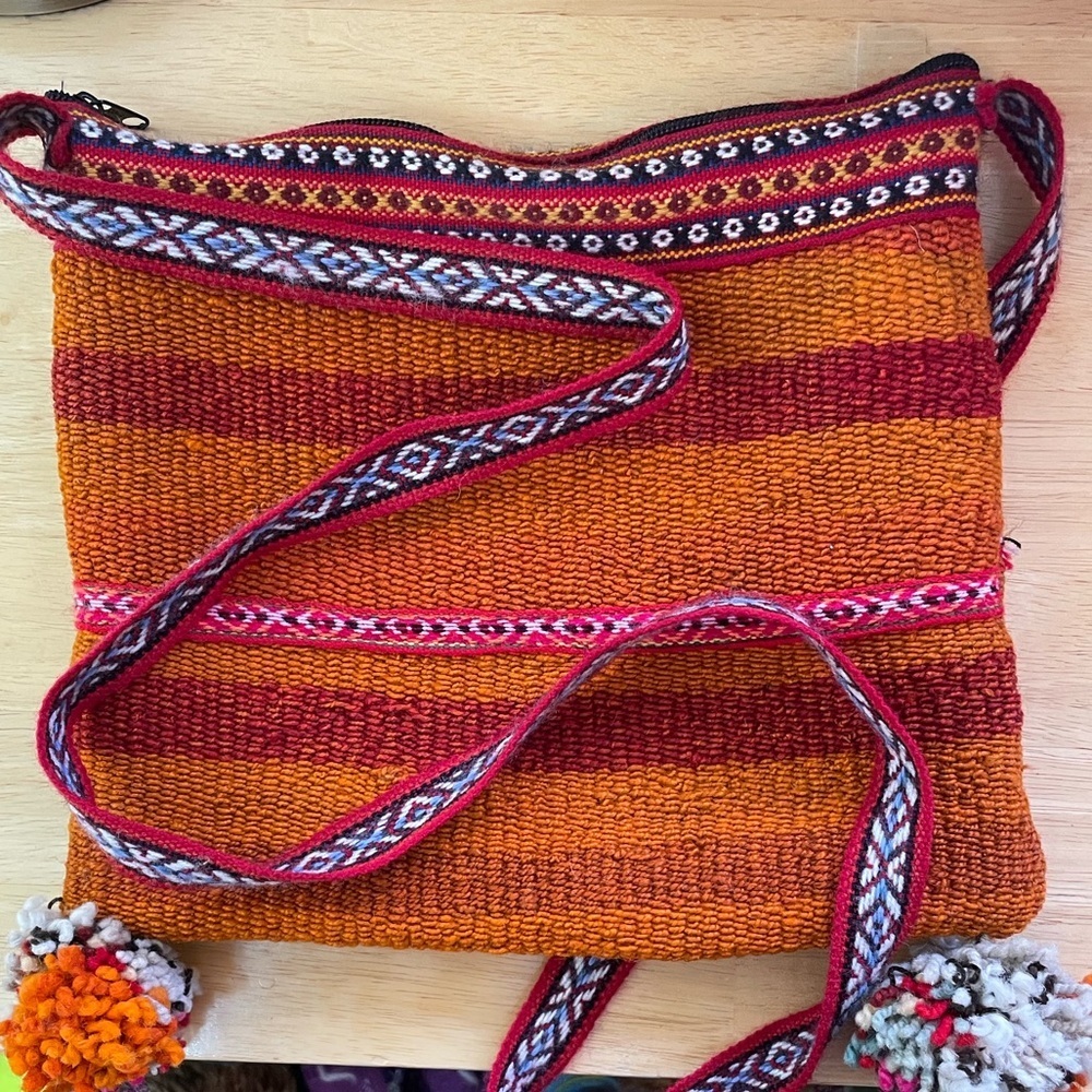 Alpaca 🦙 Indigenous Made Crossbody Purse. 11” x 9”